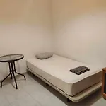2- La Habitacion Del Piso Centro Δωμάτια σε οικογενειακή κατοικία *