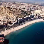 Δωμάτια σε οικογενειακή κατοικία 2- La Habitacion Del Piso Centro *