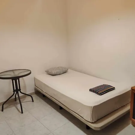2- La Habitacion Del Piso Centro Homestay *